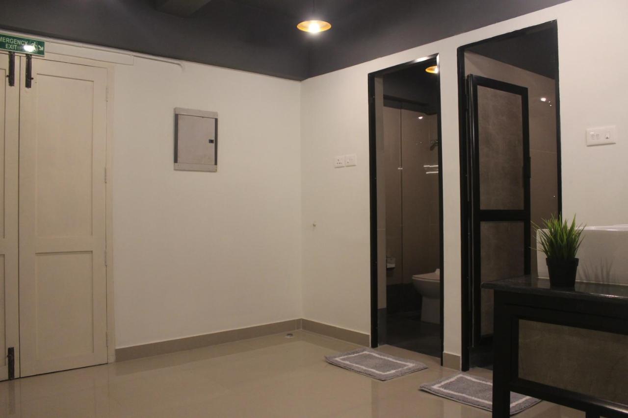 Bed Pods Hostel Thiruvananthapuram Exterior photo
